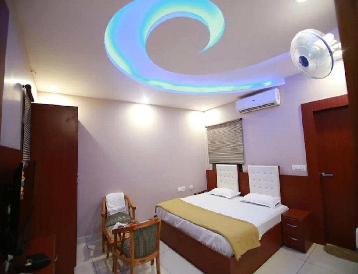 Hotel Kings, Rohtak Екстер'єр фото