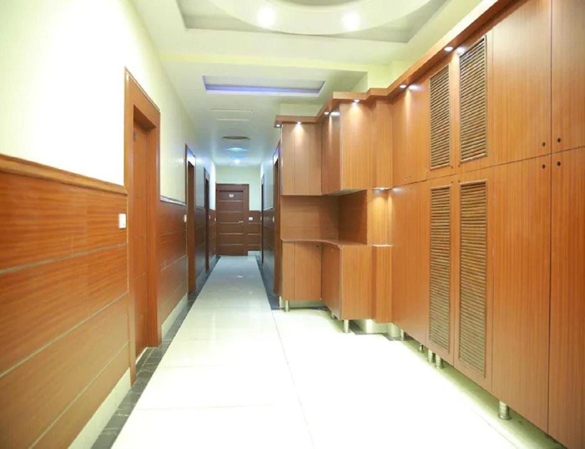 Hotel Kings, Rohtak Екстер'єр фото