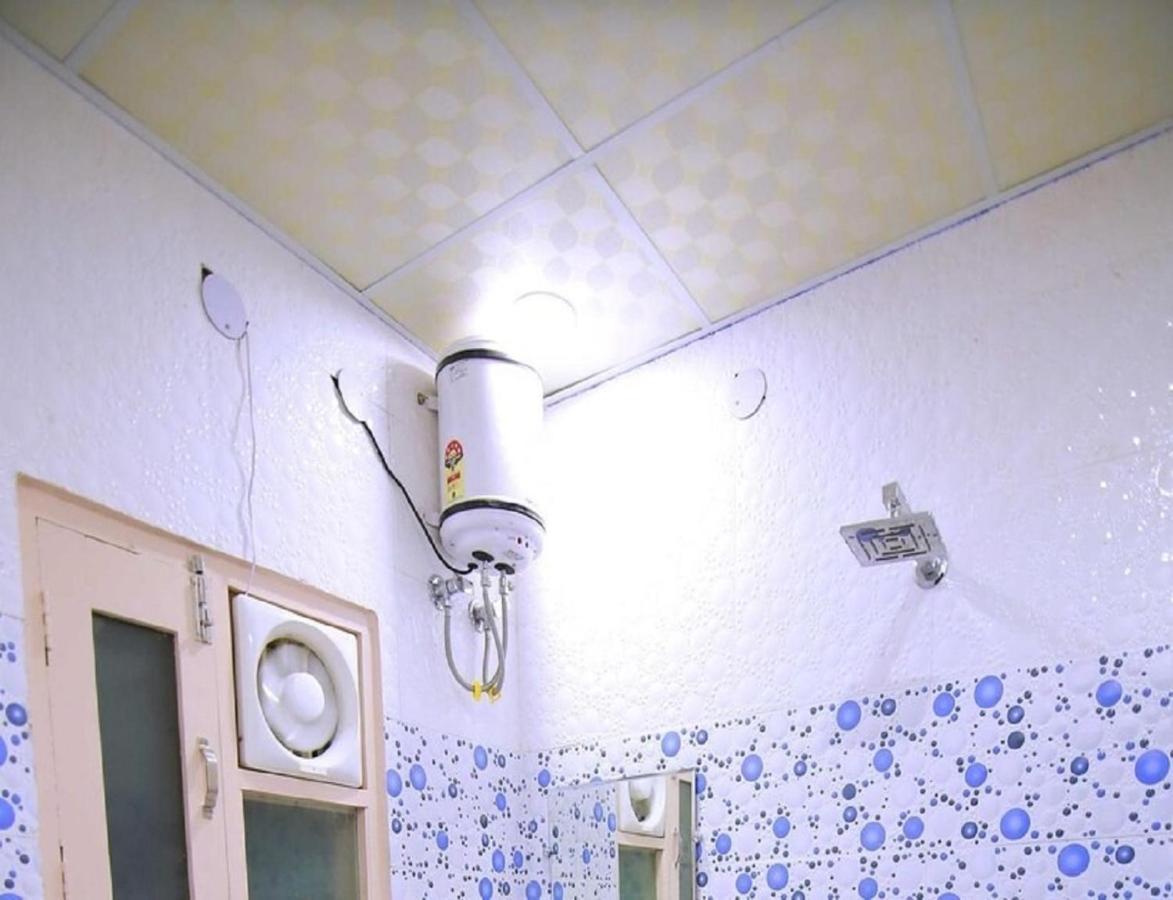 Hotel Kings, Rohtak Екстер'єр фото