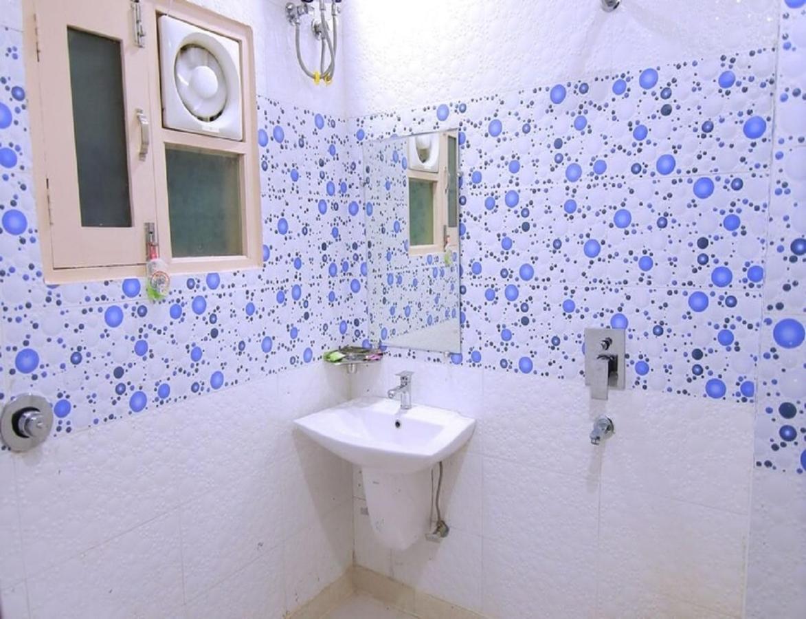Hotel Kings, Rohtak Екстер'єр фото