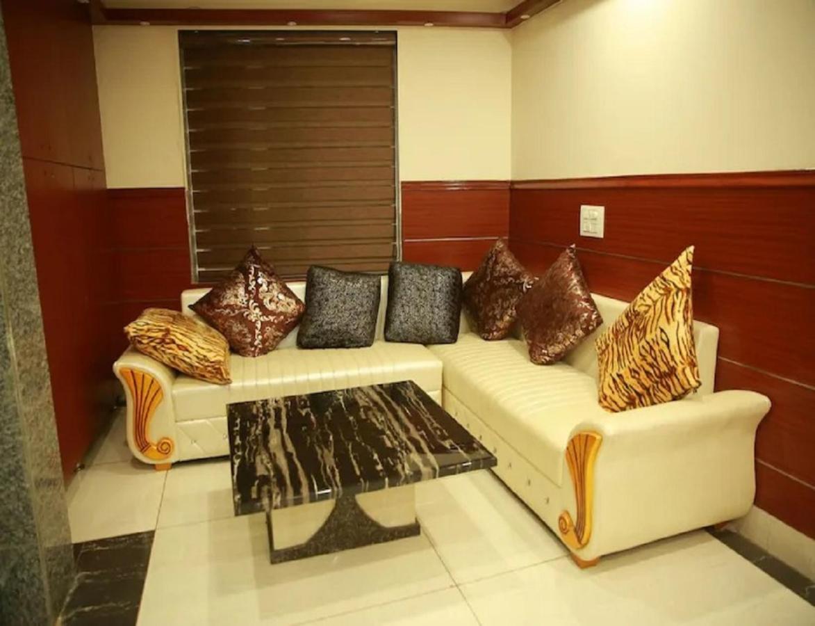 Hotel Kings, Rohtak Екстер'єр фото