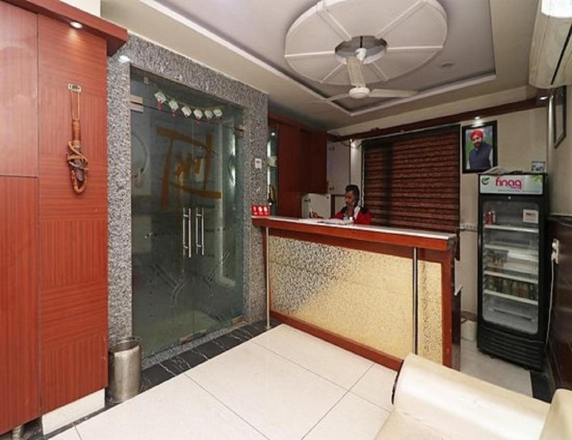 Hotel Kings, Rohtak Екстер'єр фото