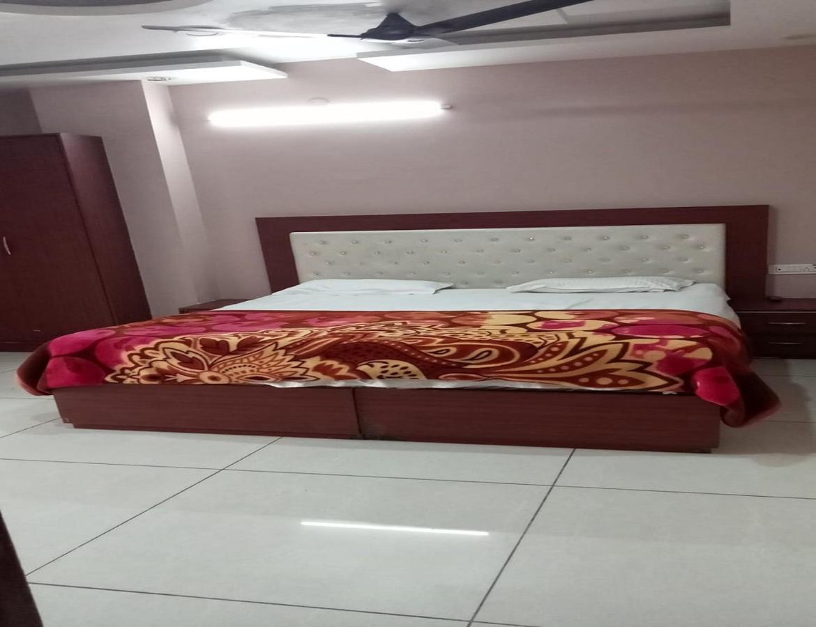 Hotel Kings, Rohtak Екстер'єр фото